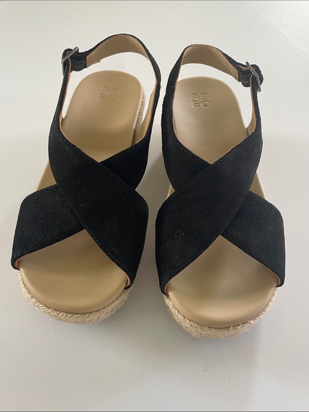 Abeo NWOT Black Suede Crisscross Wedge Sandals Size 7 1/2 Metatarsal